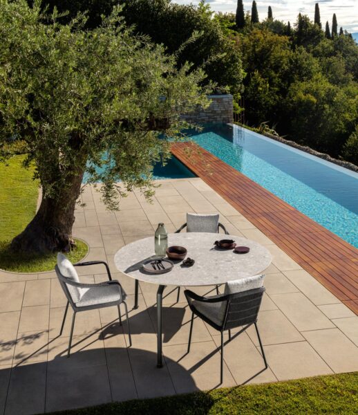 Cruise//alu D150 round Dining table 2