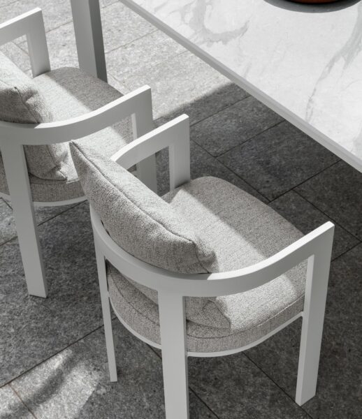 Argo//Alu 157×157 dining table 1