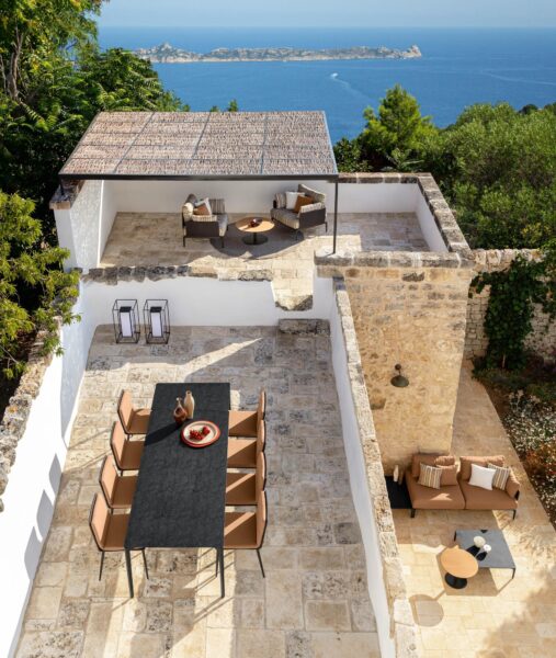 Leaf 150×150 dining table 8