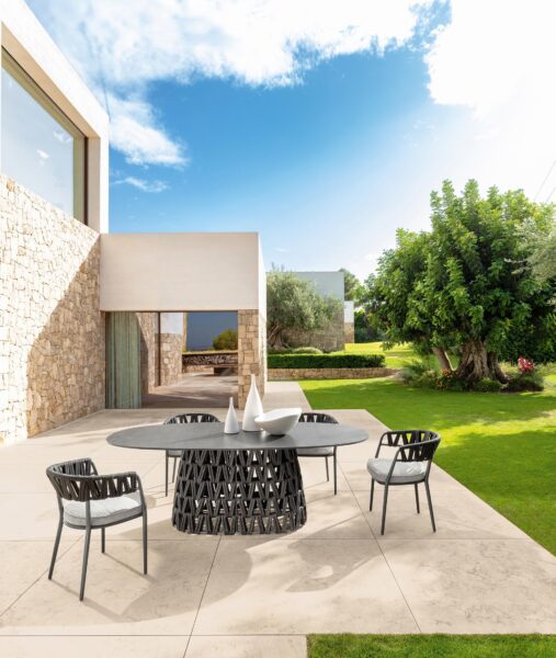 Swipe Dining table D150 3