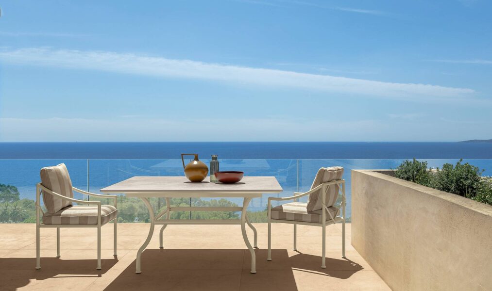 Capri Dining Table 280×110 0