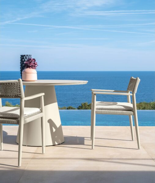 Dolcevita//Alu Dining Table D90 2
