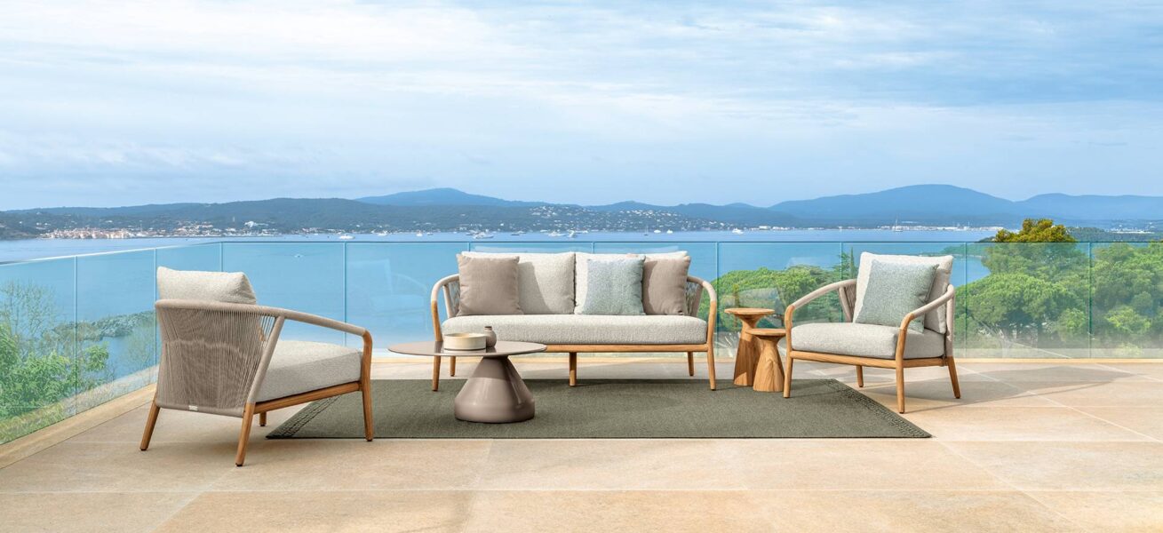 Plaza glossy coffee table 80×65 1